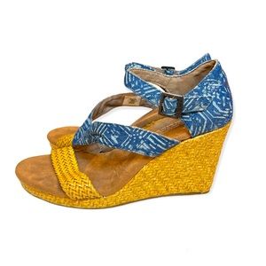 TOMS Blue Batik Wrapped Clarissa Wedge Sandals
